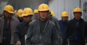 Leia mais sobre o artigo Como Trabalhadores Norte-Coreanos Estão Infiltrando Empresas Ocidentais: O Que Você Precisa Saber