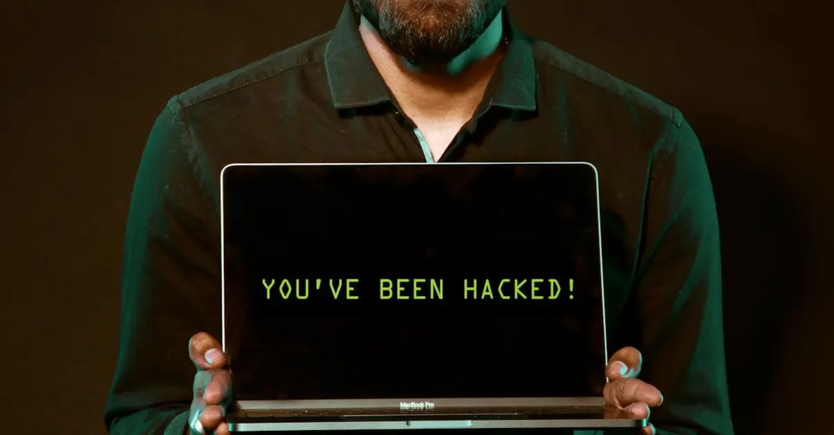 Leia mais sobre o artigo Como Hackers Conseguem Invadir Carros: O Caso da Kia e suas Vulnerabilidades
