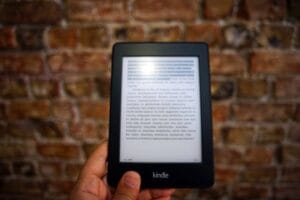 Leia mais sobre o artigo Novos Kindles da Amazon Chegam com Recursos Impressionantes em 2024