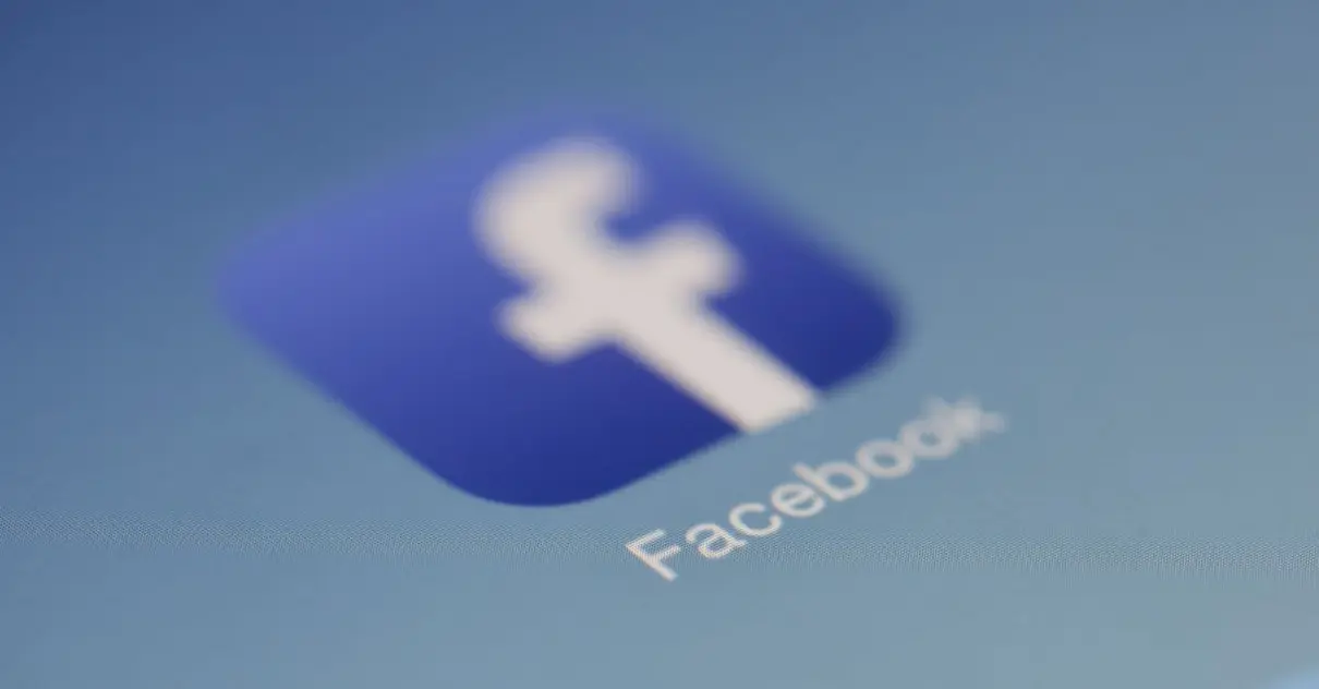 Leia mais sobre o artigo O Futuro da Meta: Ameaças Legais, Redes Sociais e o Impacto na Saúde dos Jovens