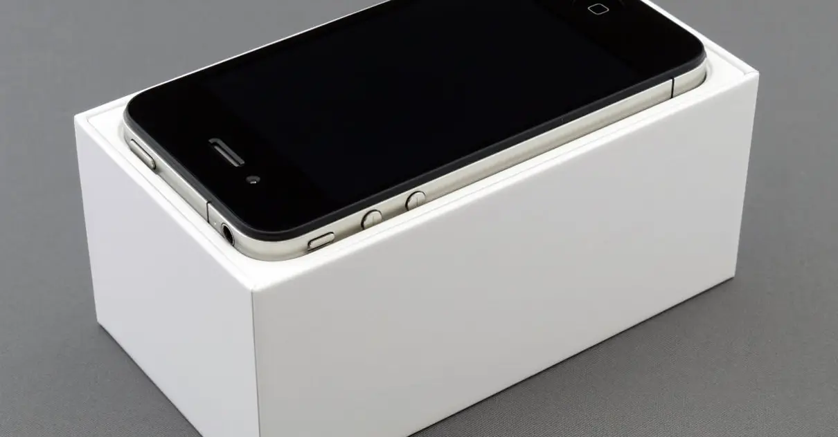 Leia mais sobre o artigo Descubra Tudo Sobre o iPhone SE 4: O que Esperar do Novo Lançamento da Apple