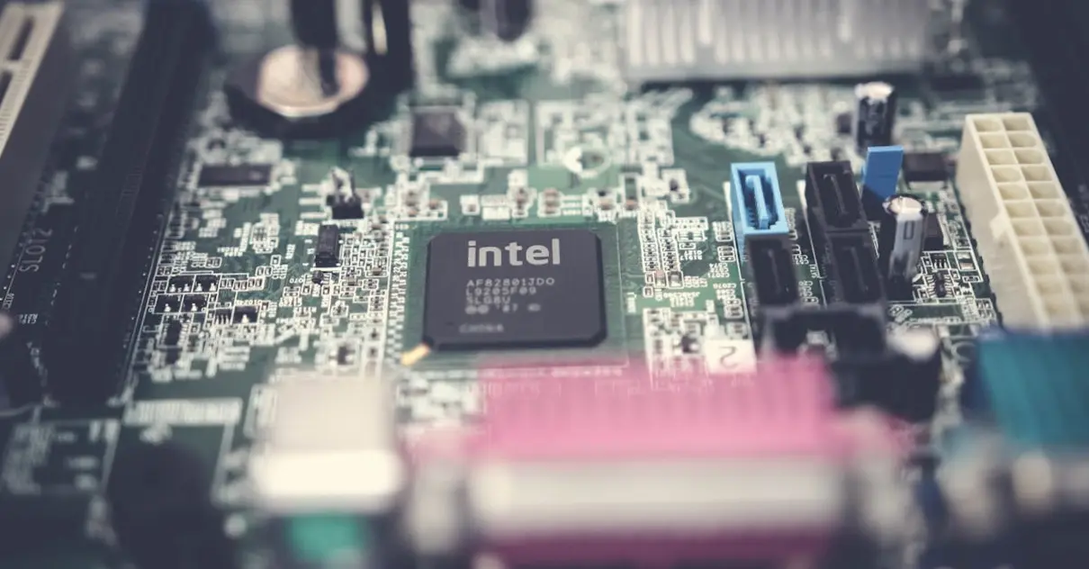 Leia mais sobre o artigo Intel Resolve Problemas de Estabilidade em CPUs Desktop com Atualizações Importantes