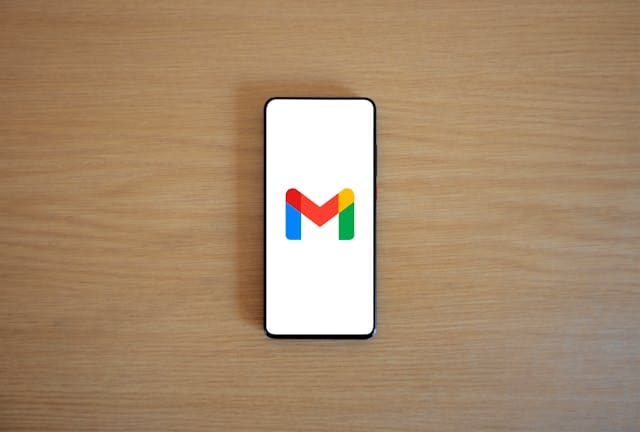 Leia mais sobre o artigo Como Unificar Seus Emails em um Único Lugar com o Gmail