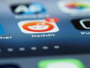 Leia mais sobre o artigo O Inesperado Movimento da Casa Branca no Reddit: O que Você Precisa Saber